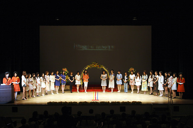 ミスひまわり2010 コンテスト風景