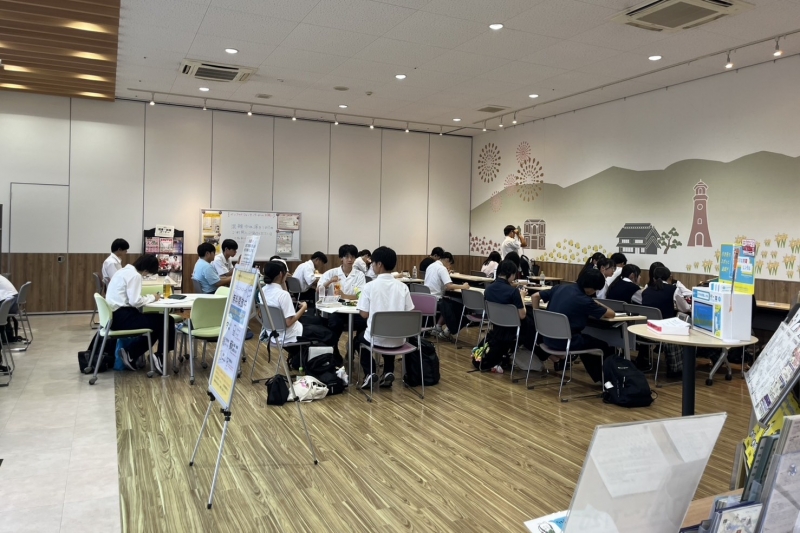 夕方からは高校生の姿が目立ちます