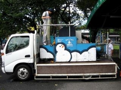 華蔵寺公園遊園地　「真夏の降雪ショー」開催<br />いせさきのお盆に涼しい話題をどうぞ