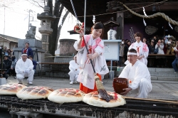 幸多い年にな~れ！ いせさき初市・上州焼き饅祭