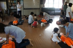 赤十字幼児安全法講習会