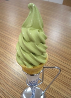 おやつ大好きVol.97　「茂木園の抹茶ソフトクリーム」