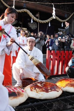 伊勢崎初市と焼き饅祭