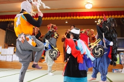 稲荷神社獅子舞と春鍬祭