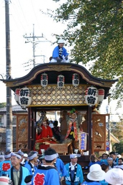 波志江祇園祭　８年ぶりに開催<br />愛宕神社にひしめく屋台と観客