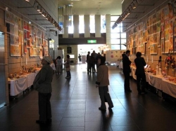 「市内幼小中特別支援学校美術展」　開催<br />日頃の授業の成果を披露